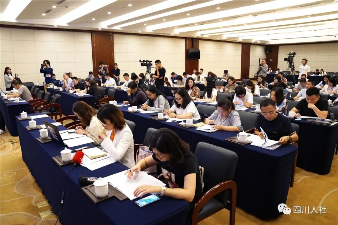 农房人均面积_人均耕地面积图(2)
