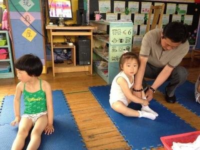                    入秋后，宝宝穿衣做到“三暖一凉”，妈妈早知道，宝宝少生病！