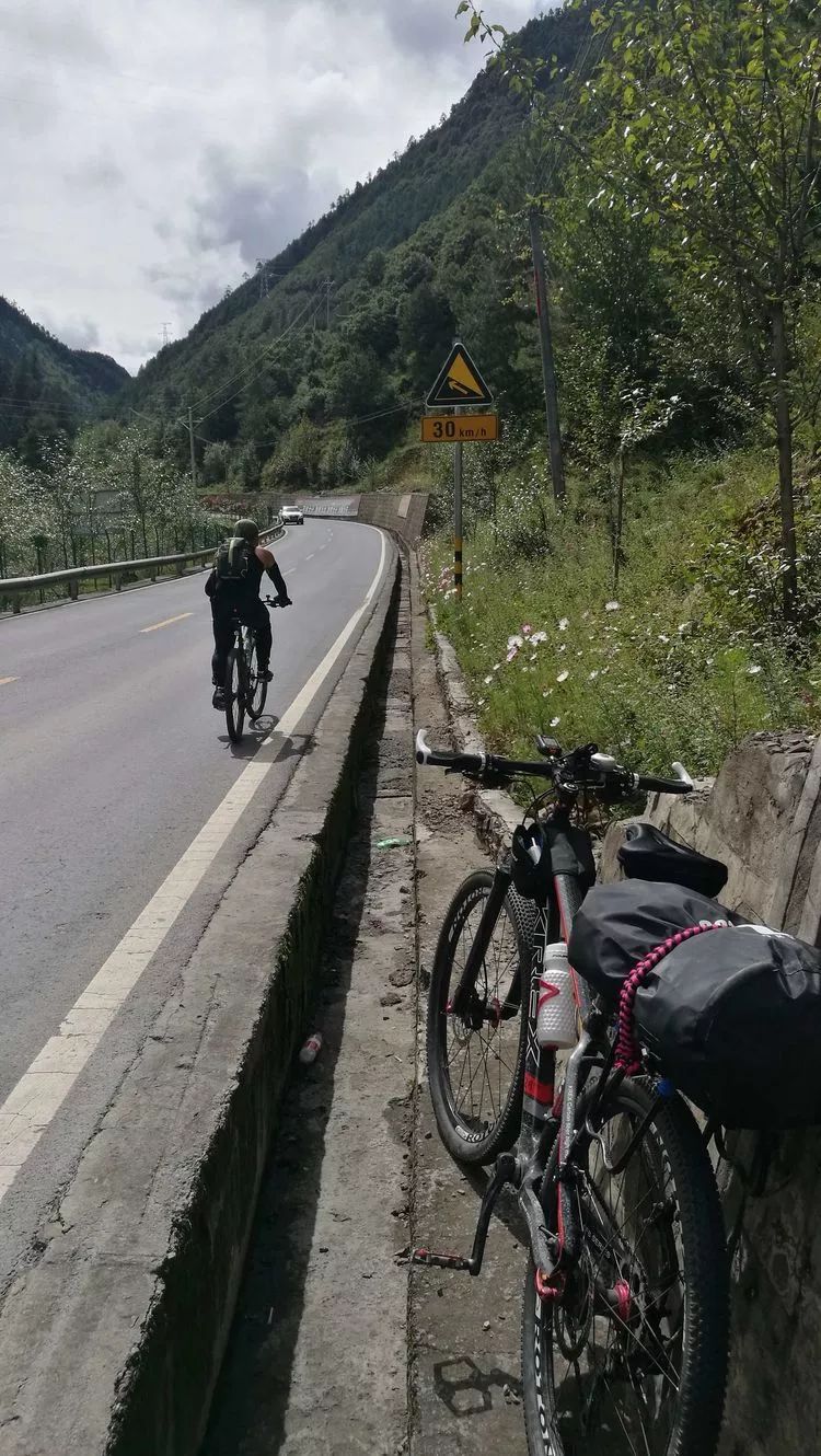 骑行川藏线第七天 新都桥到相克宗9.4 road 318 day(7