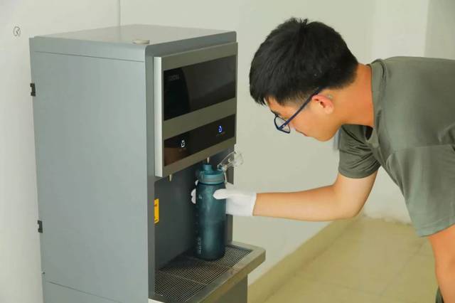 安全防护网怎么固定在墙上 a16fd85c205b4d74b325329336b422c4.jpeg