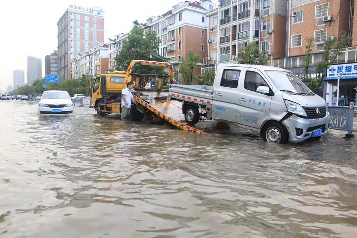 浙江北部受台风“玲玲”影响短时强降水，安吉县城停课一天