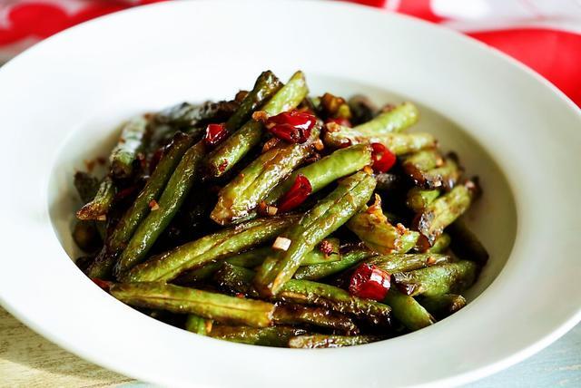 怎么晒豆角干好吃窍门 d50e81a191bc47c5a1cfbf27c6337eae.jpeg