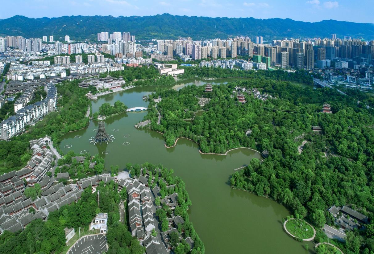 拥揽秀湖,御湖等四大公园/市政绿地,善筑者中骏,将如何平衡城市与自然