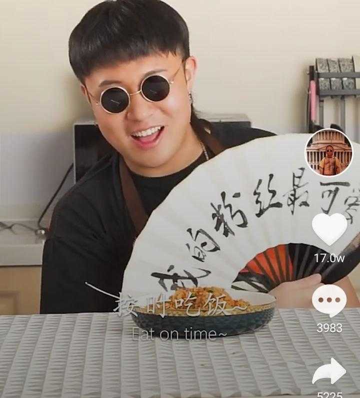 《贫穷料理》:无论身处何方,一日三餐,都要按时