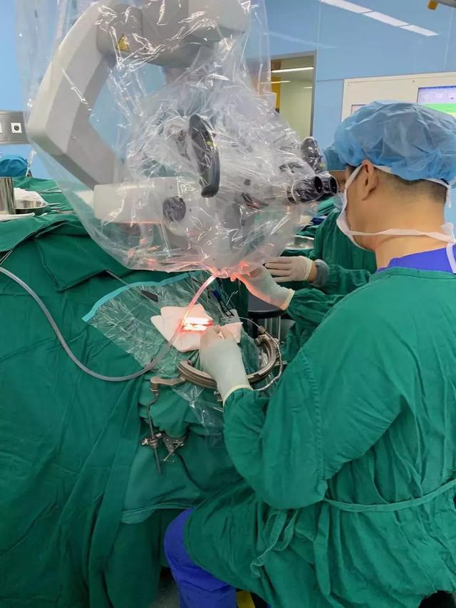 30岁电梯工突发恶性脑瘤,手术前又发炎症,宁医大总院专家团队冒险救人