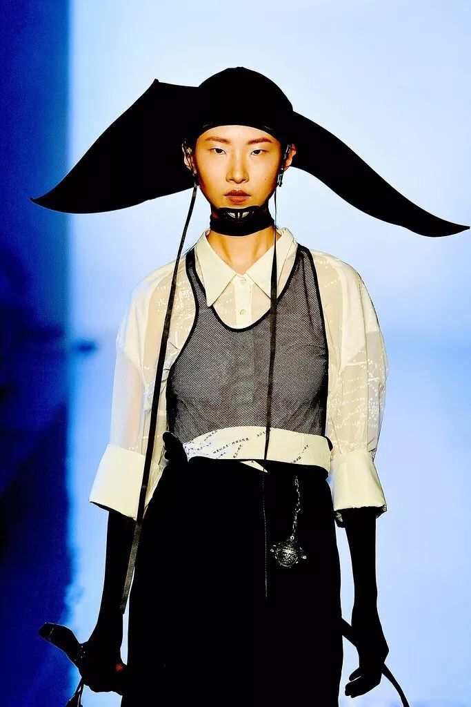 esee常文静&王江月| 携手中国品牌,惊艳亮相纽