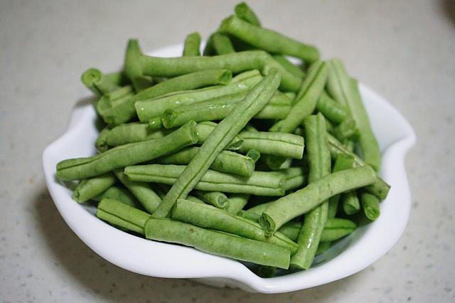 怎么晒豆角干好吃窍门 ec0cd26809b24cd39fbf480f078cc3ca.jpeg