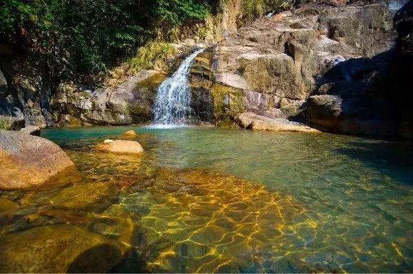 凤凰山古道沿线景点——小九寨沟