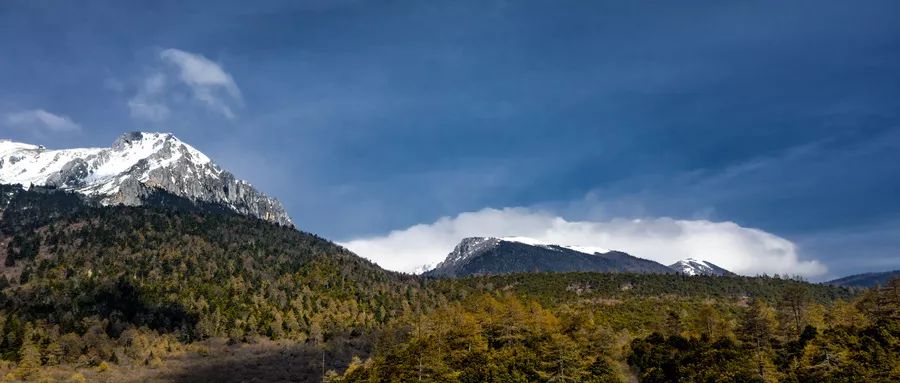 《消失的地平线》中所纪录的蓝月山谷即"石卡雪山"(整个景区游览时间