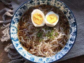 如何做炒面粉好吃又简单 164fef88c767413882317cb2f9eb2602.jpeg