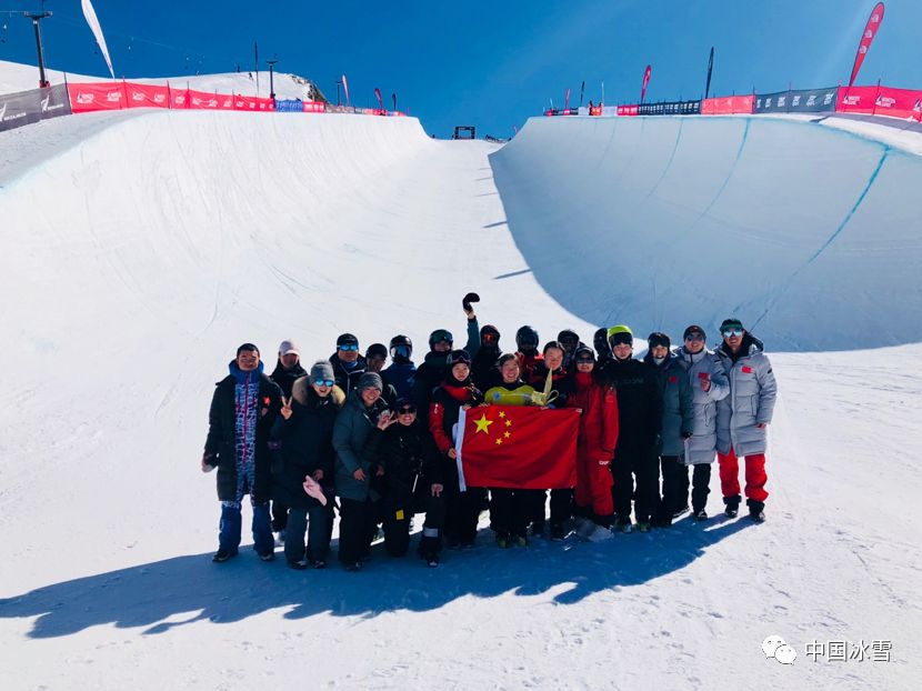 中国自由式滑雪u型场地队勇夺国际雪联世界杯新西兰站女子冠亚军