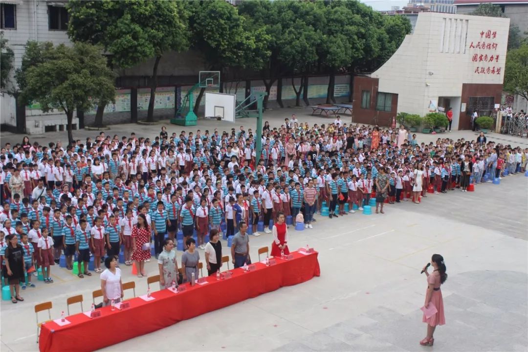 校园动态喜迎开学之日共庆祖国华诞桂林市小学开学第一天热闹非凡下