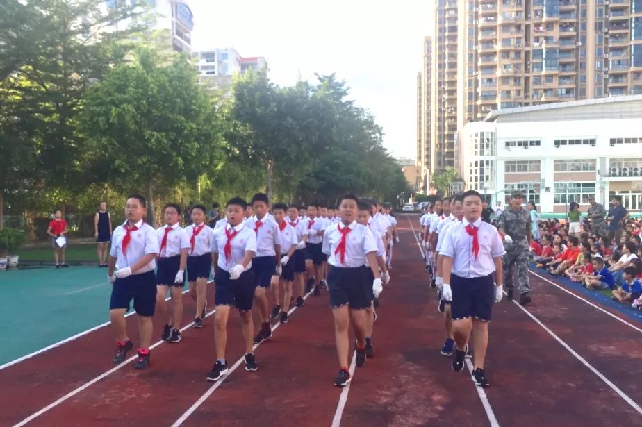 做最好的自己厦门市湖里实验小学新学年军训汇演