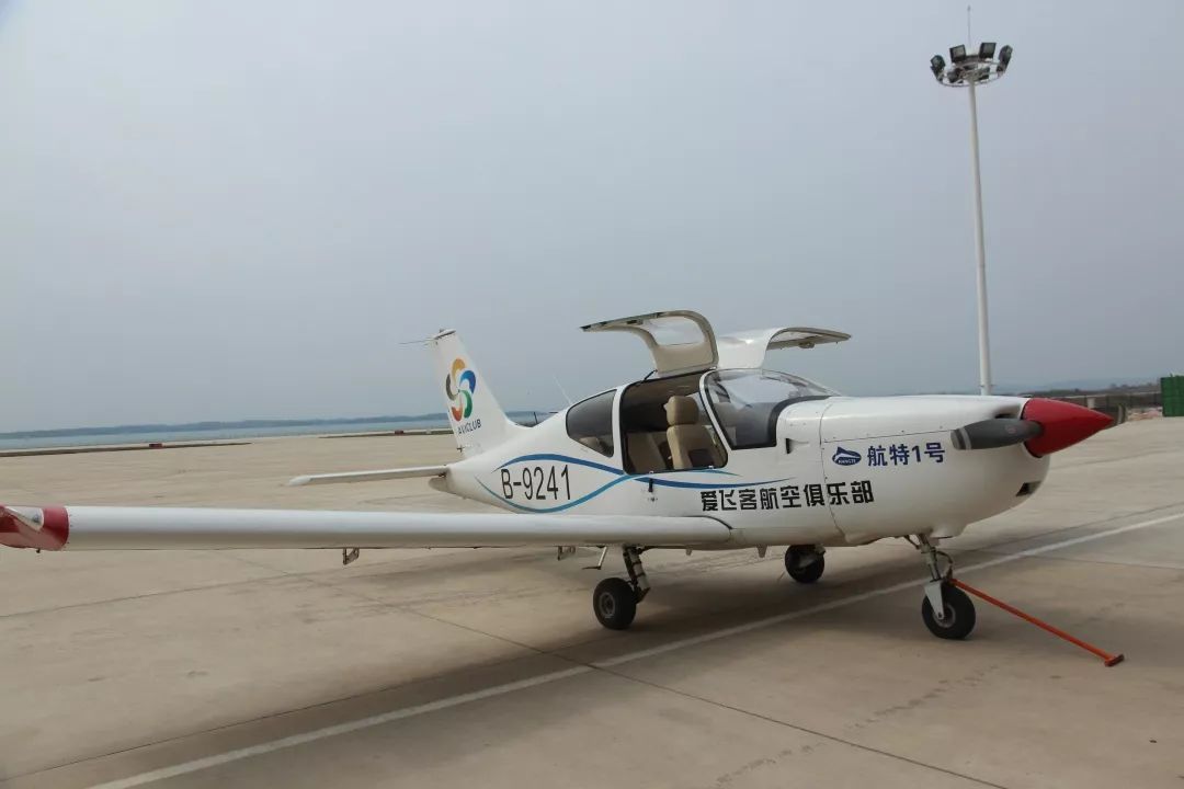 在吗小鹰500飞机感受一下