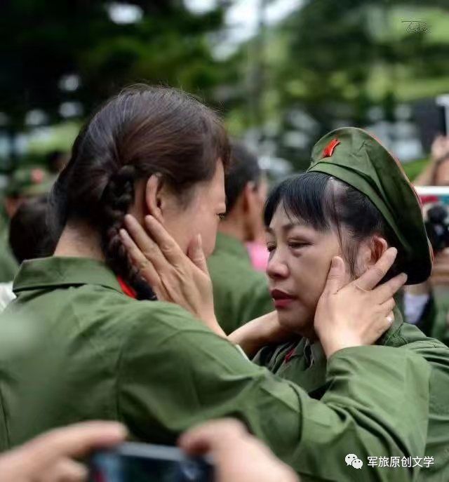 的哭泣 谁能给个哭的理由和答案 当年的营长哭了 还不知道战士的姓名