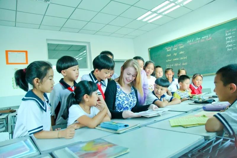 东方英语疯狂教育节,校庆嗨翻天!