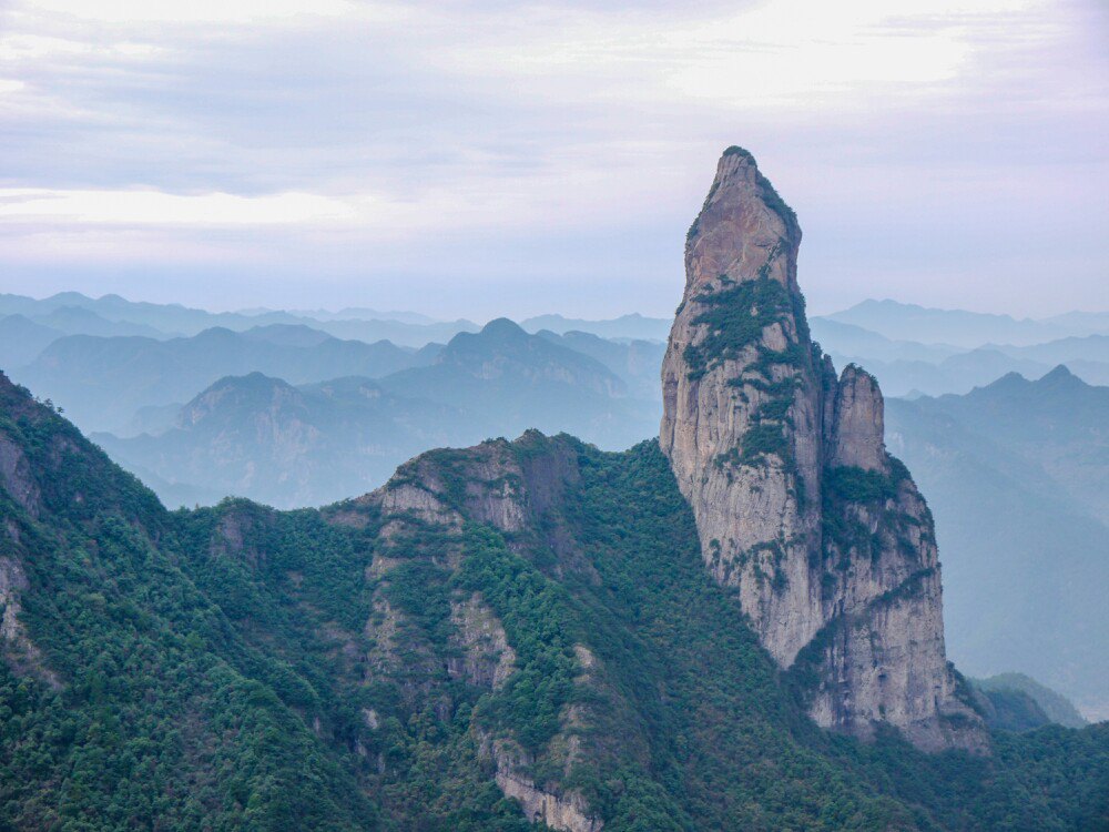 浙江一座被忽略的山,现为国家5a级景区,拥有一个世界最大