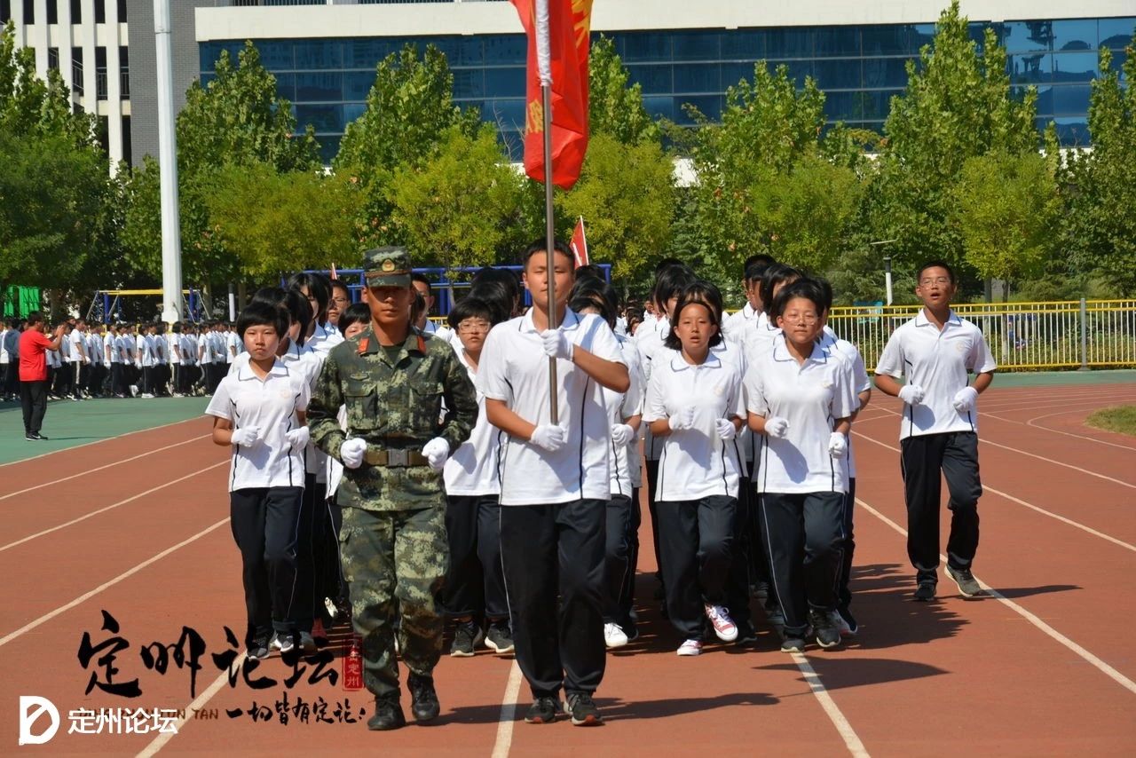 热血军训激情青春河北定州中学高一军训大片来袭