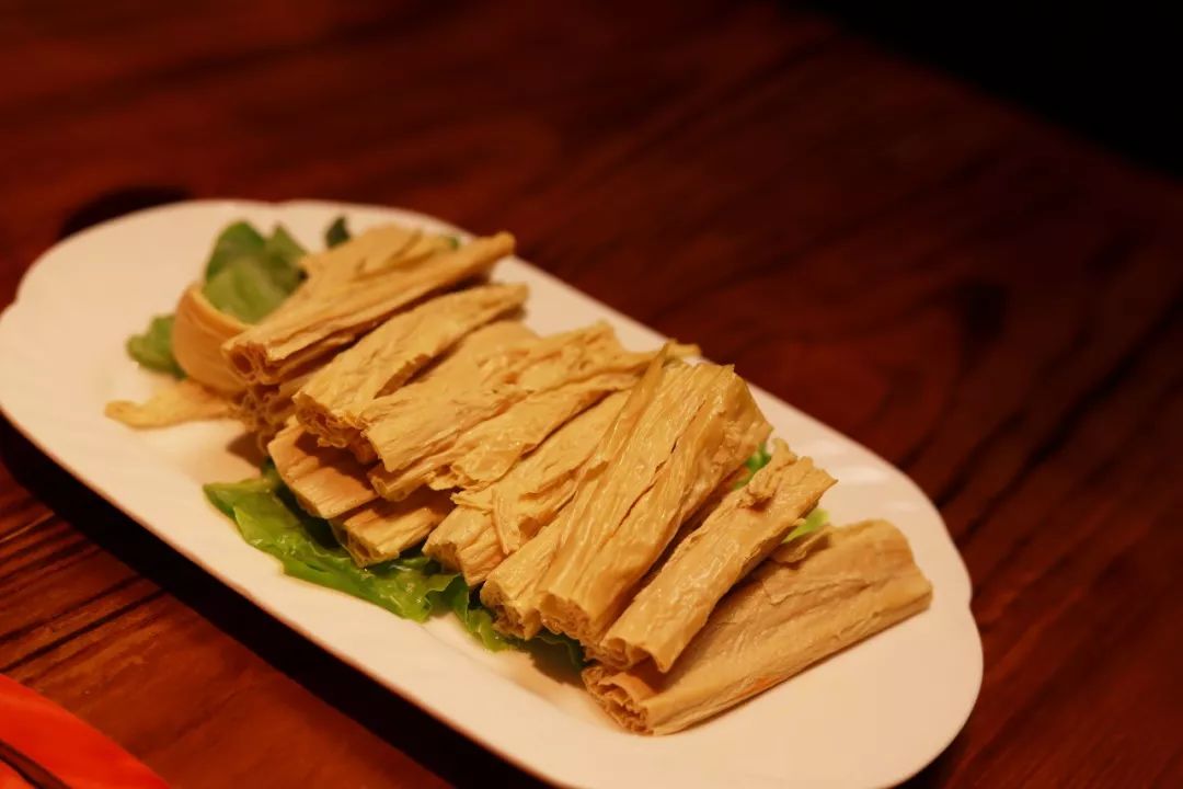 豆芽,鸭血,冬瓜和腐竹.
