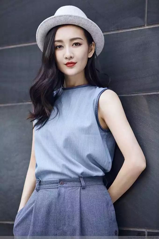 赏色| 王鸥性感写真,不愧是广西人的大美女!