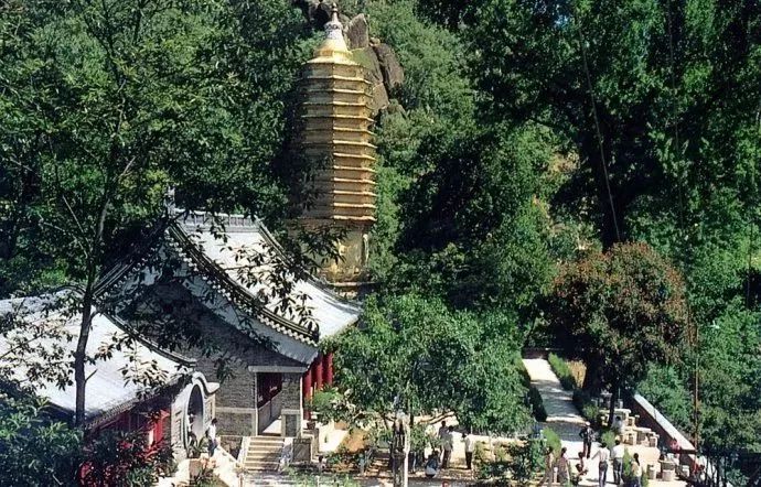 万松寺盘山最大的庙宇挂月峰顶的定光佛舍利塔盘山胜景之一自来峰顶