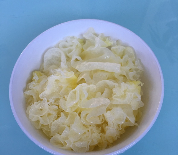银耳为什么加莲子 aa8b89e819854bacbe5277bdda26821e.jpeg