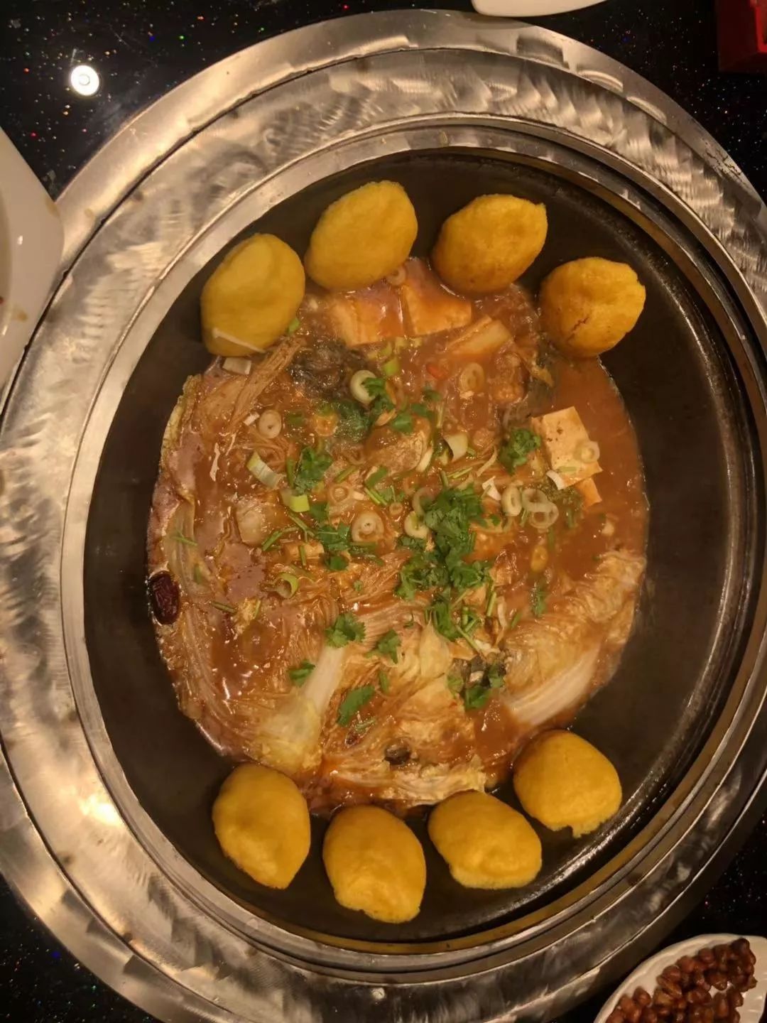 吃着溜达小笨鸡!看二人转…延吉出来这么个地