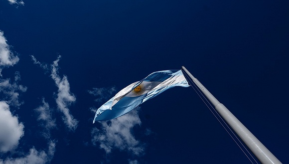 阿根廷，还将哭多久？