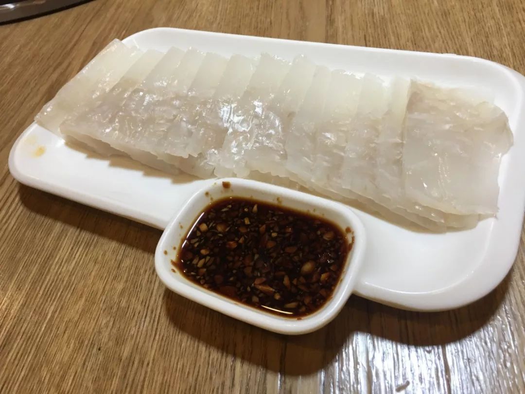 吃着溜达小笨鸡!看二人转…延吉出来这么个地