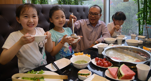                     提醒家长，秋天少给孩子吃此物，容易积食、腹泻，比泡面还脏！