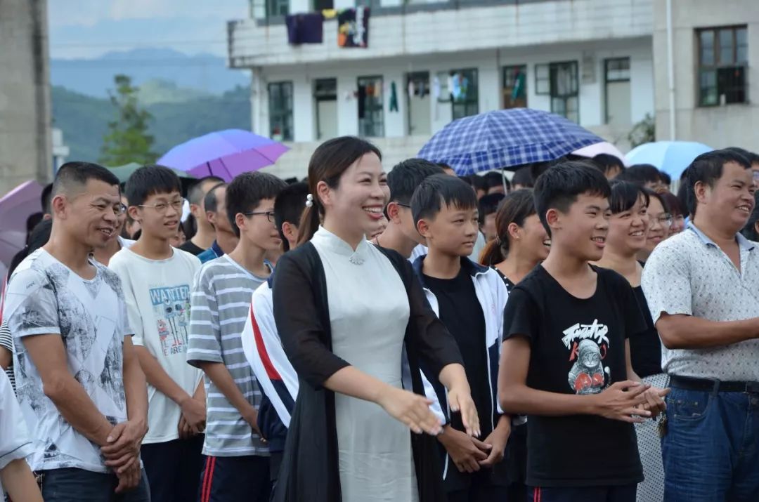 【开学第一课】防范电信诈骗主题教育活动走进适中中学