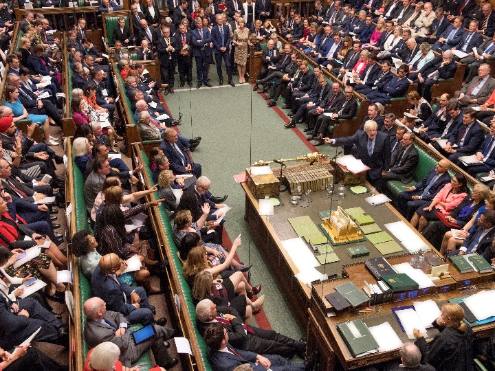 英国议会上院通过阻止无协议脱欧法案