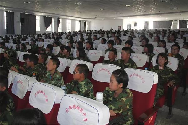 杭锦旗教育体育局举行法制副校(园)长聘任仪式