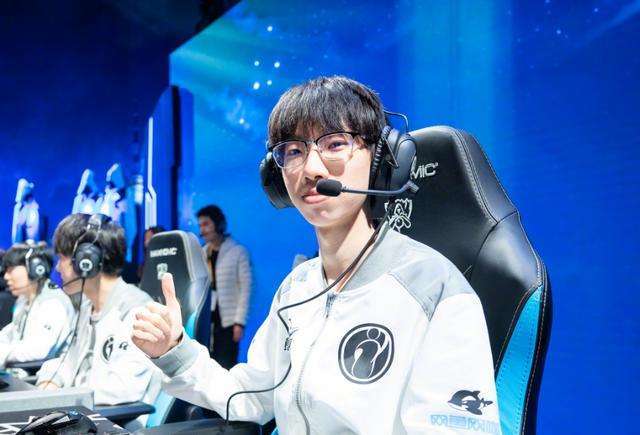 uzi复出首秀热度分析 ec488789578a4dbc88551f004d497ebc.jpeg