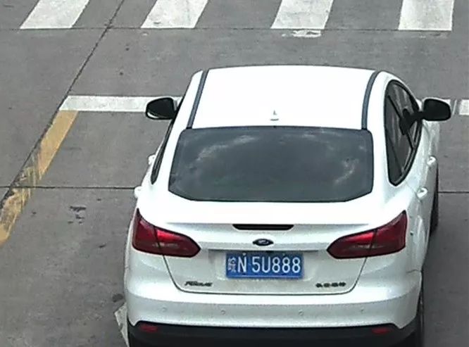 车牌:皖ncn309 地点: 梅山路国防科技学院门前 车牌:皖ns8699 地点