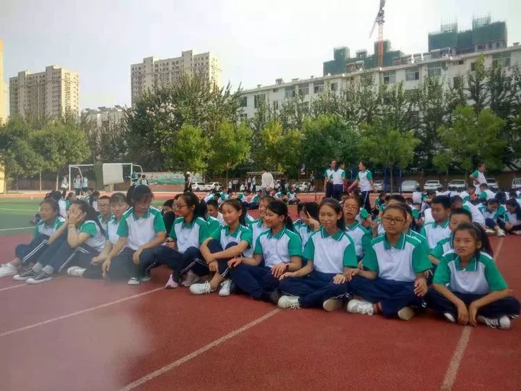 聊城二中附属东苑中学隆重举行开学典礼暨军训汇演