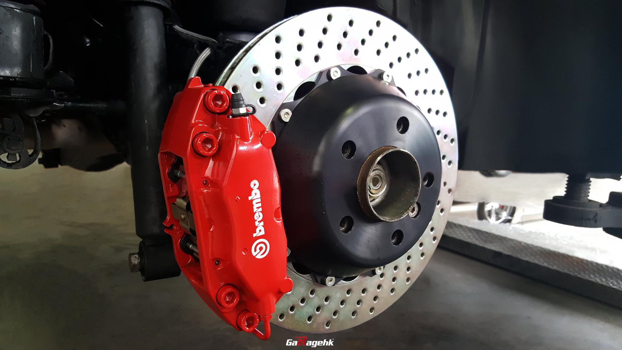 玩老车的终极目标宝马x5e53改装brembogt8刹车套件