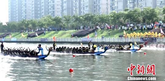 逾300名龙舟爱好者扬州竞逐传承弘扬大运河文化