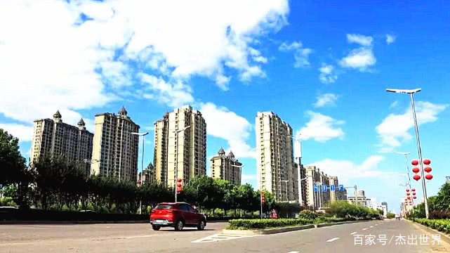 小镇gdp_怪诞小镇图片(2)