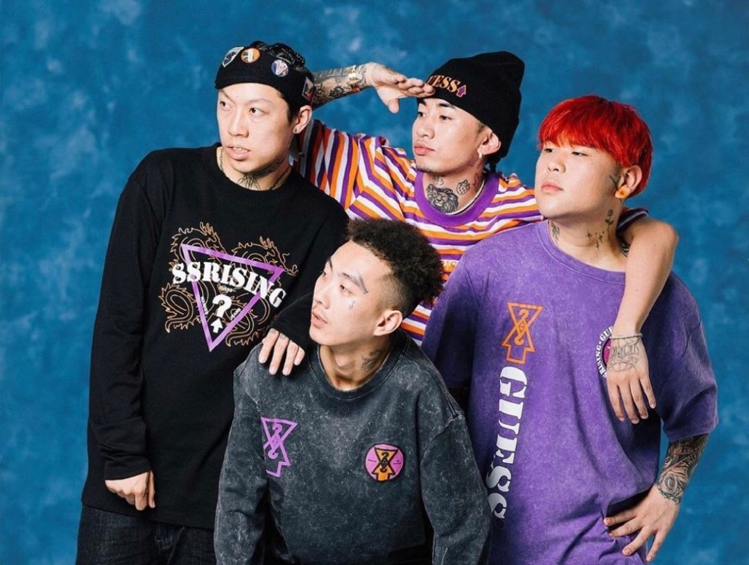 dzknow,dzknowknow鸡照 于是便有了dzknow的那句 : "每天在家里打打2k crossover你个废物".