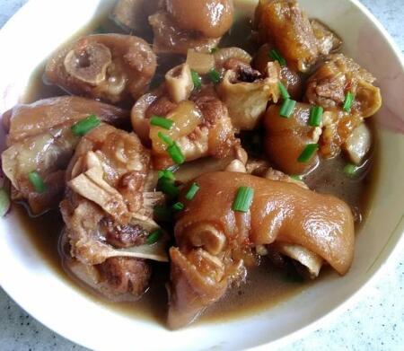 猪脚怎么砍才好看 a2a0dfda95eb4a4b825a789ab8101249.jpeg