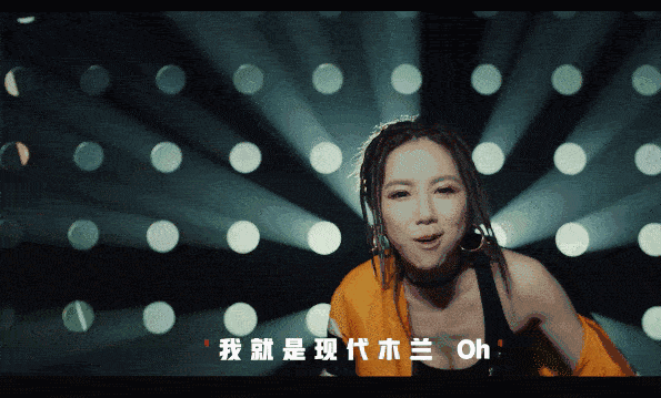 搭配马丁靴美炸初秋_邓紫棋