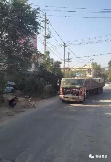 公路上惊现 平头车 专门对付限高杆 货车