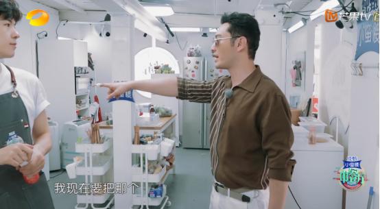 为什么不能用手指指人说话 176bc12a76de4d42a8732f1f40596bfd.jpeg