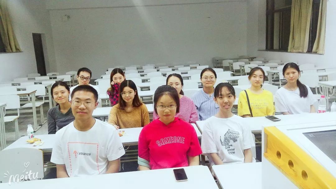 扛单反做动图p技法拍照片没有设备?v技法小白?裸女人体视频速写下载图片