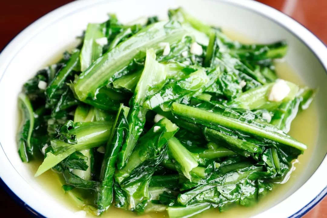 红萝卜可以和菠菜一起煮吗 27a4d9814e5d4098b143d5e7a02270a9.jpeg
