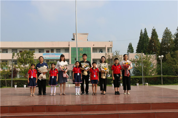 盱眙县希望小学举行庆祝教师节活动