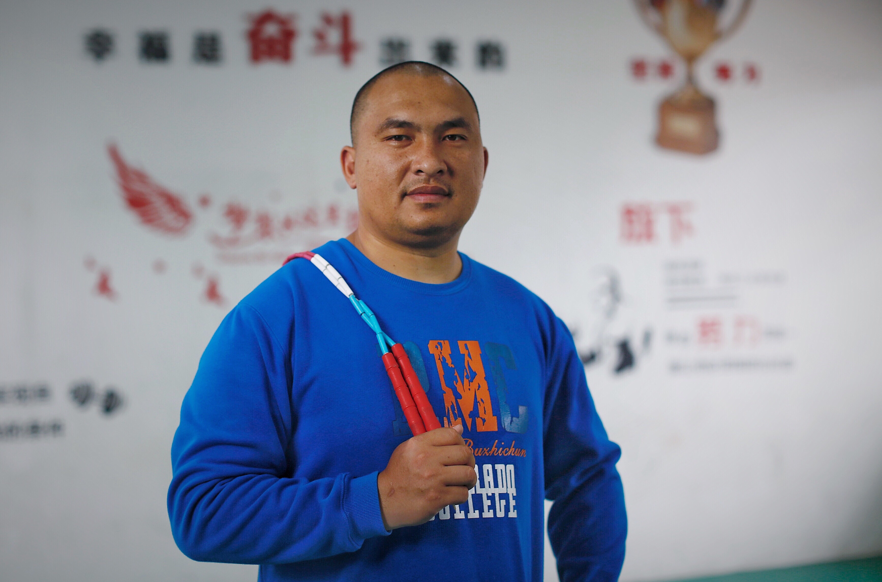 岑小林的教练叫赖宣