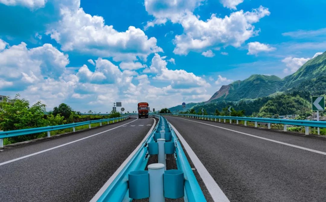 晴兴高速省高改国高是贵州省高速公路路网规划的重要举措,通过规范和