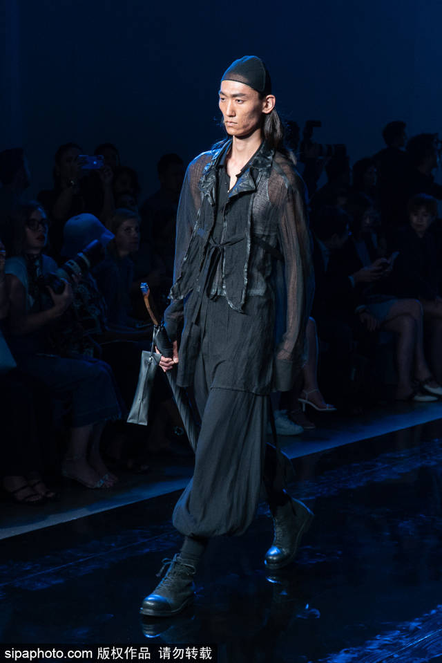 RIZHUO黑色永恒经典 亮相纽约时装周